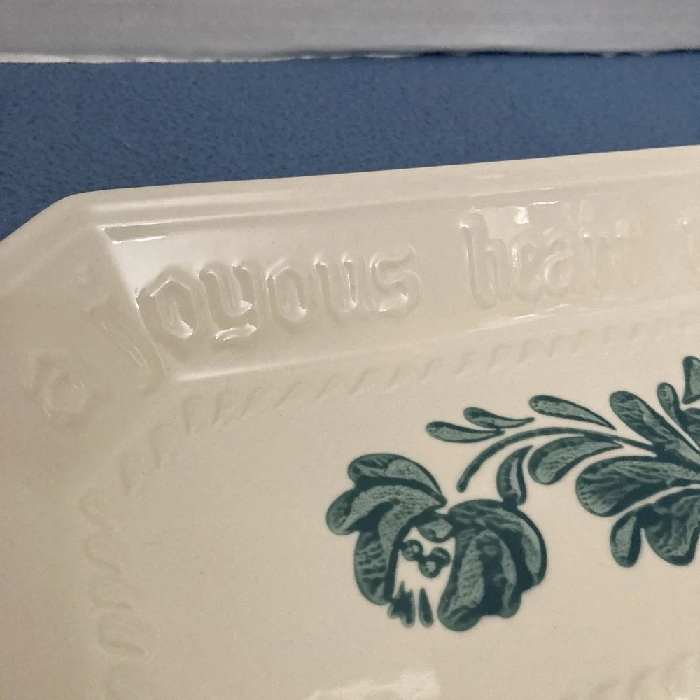 Pfaltzgraff Yorktowne Bread Tray 